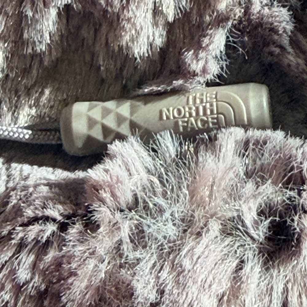 The North Face Furlander Faux Fur Hooded Vest Gray. Women's Small. - Picture 3 of 7